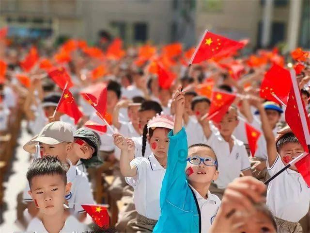 胸里为什么有个硬块块？